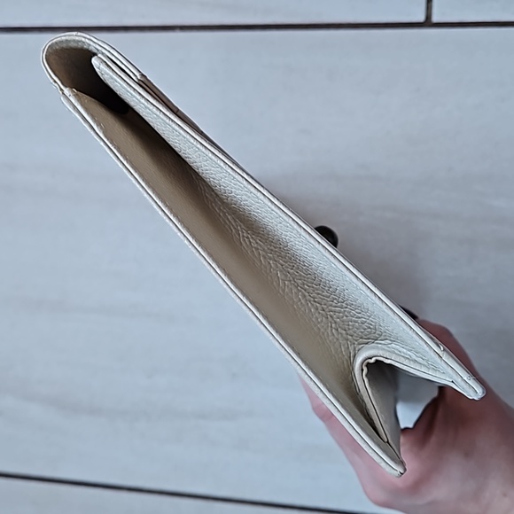 Yves Saint Laurent Vintage Quilted Wave Cream Caviar Leather Clutch Bag EUC - Picture 4 of 12